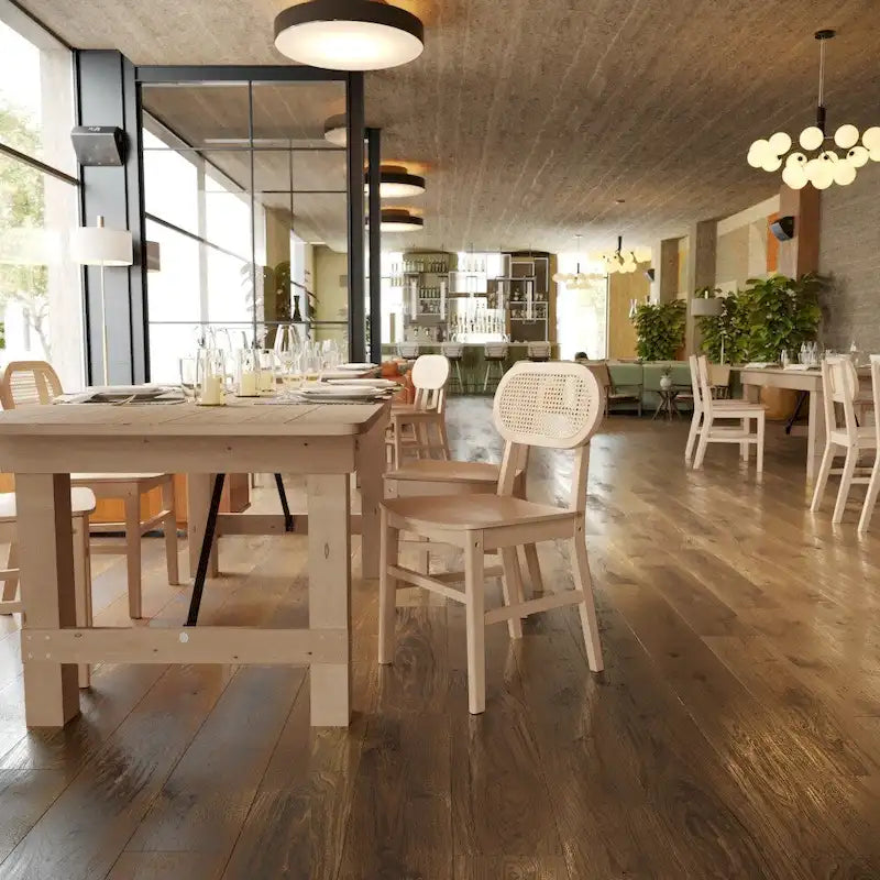 Chaise événementielle commerciale en rotin de canne avec dossier et assise en bois