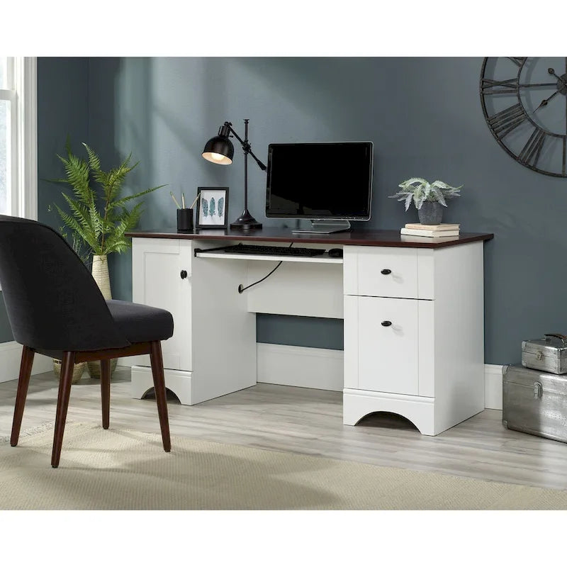 Bureau d'ordinateur pour télétravail