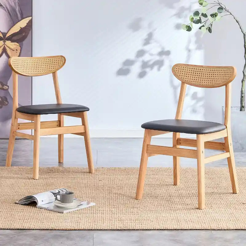Chaise de salle à manger en bois massif avec dossier incurvé et coussin en PU.